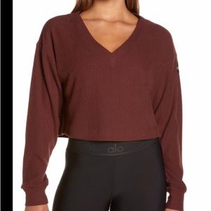 Alo Muse Cropped Pullover. Medium